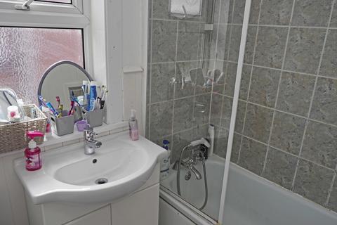 15 Earlesmere Avenue, Doncaster, DN4 0QD