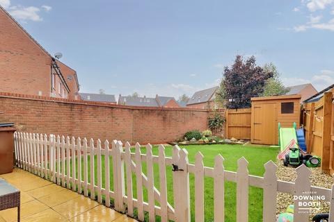 4 bedroom semi-detached house for sale, Deykin Road, Lichfield WS13