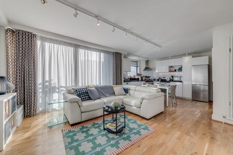 2 bedroom flat for sale, Tanner Street, London