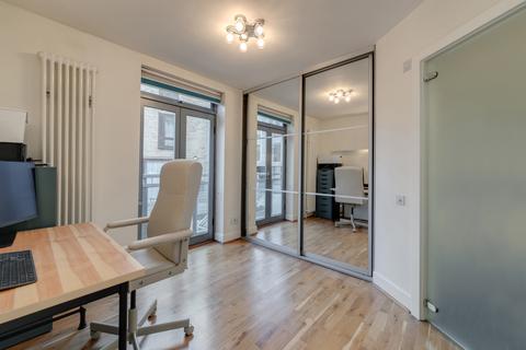 2 bedroom flat for sale, Tanner Street, London