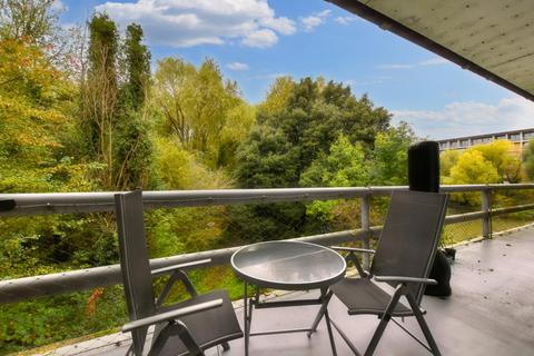 1 bedroom apartment for sale, Lake Shore Drive, Bristol