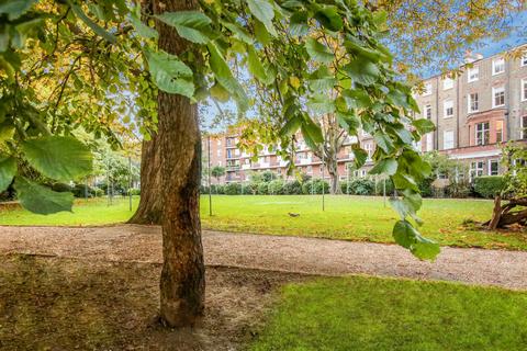 Studio to rent, Philbeach Gardens, London