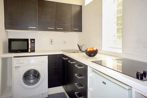 Studio to rent, Philbeach Gardens, London