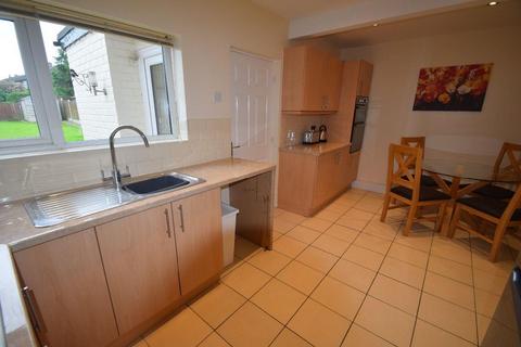 3 bedroom terraced house to rent, 42 Broomfield Road