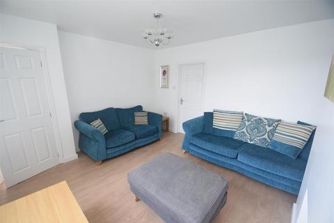 3 bedroom terraced house to rent, 42 Broomfield Road