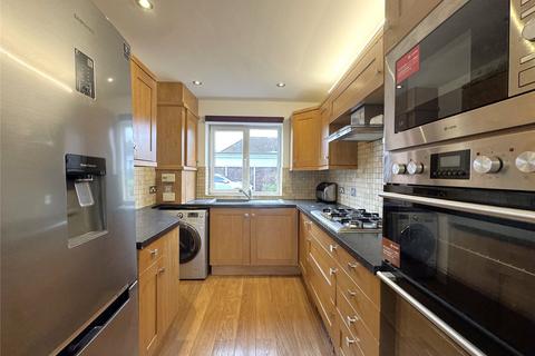 3 Pemberton Close, Stanwell, Staines, TW19 7QZ