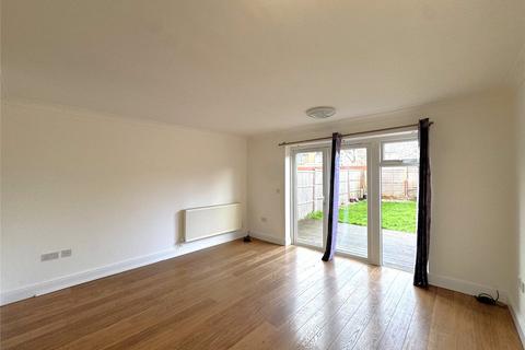 3 Pemberton Close, Stanwell, Staines, TW19 7QZ