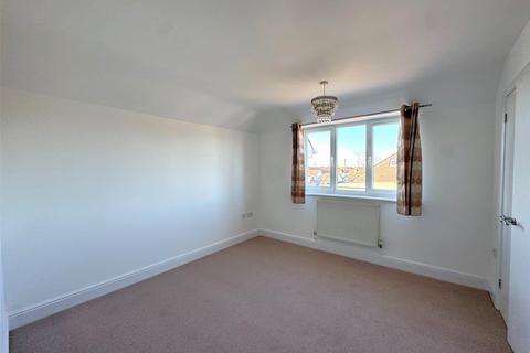 3 Pemberton Close, Stanwell, Staines, TW19 7QZ