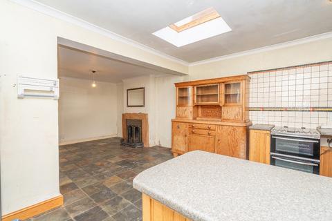 4 bedroom end of terrace house for sale, Herbert Street, Hemel Hempstead, Hertfordshire, HP2