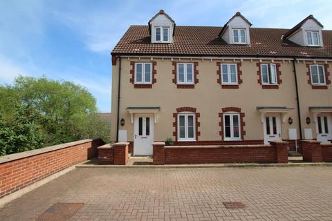 5 bedroom end of terrace house to rent, Foxglove Close, Bristol BS34