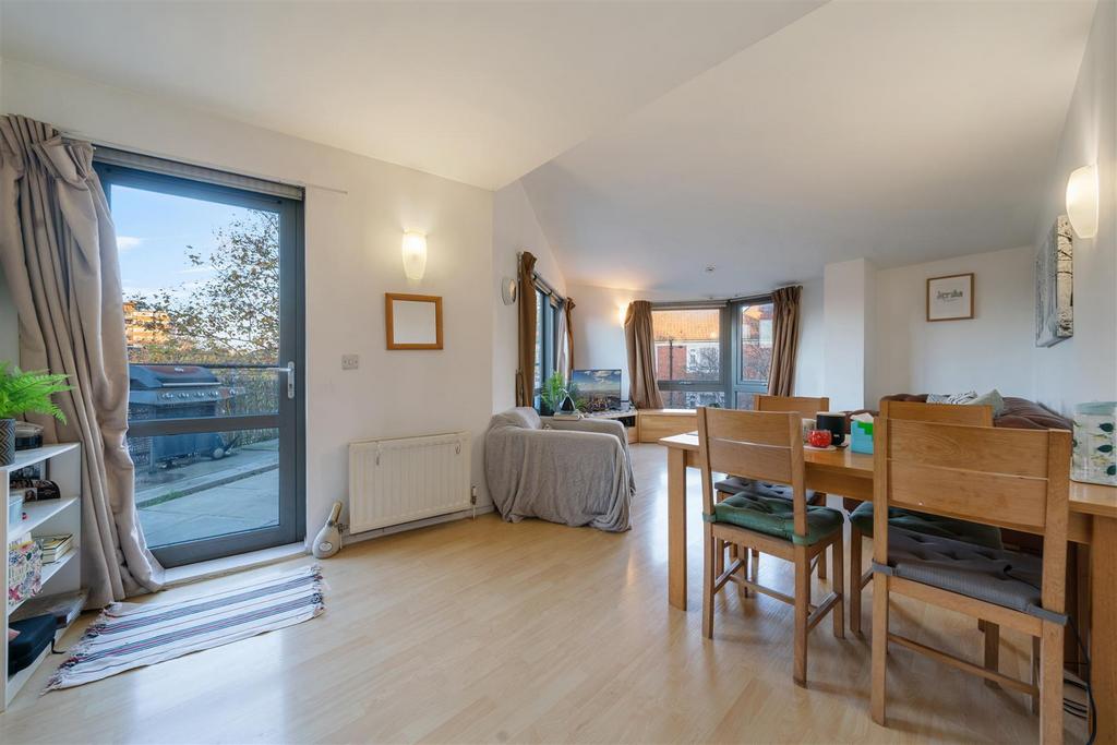 Flat 41, Ashfield Court SW9 9 BB No Watermark 8.jpg