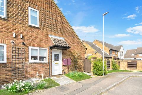 1 bedroom end of terrace house for sale, Lucas Gardens, Luton, Bedfordshire, LU3 4BE