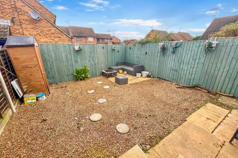 1 bedroom end of terrace house for sale, Lucas Gardens, Luton, Bedfordshire, LU3 4BE