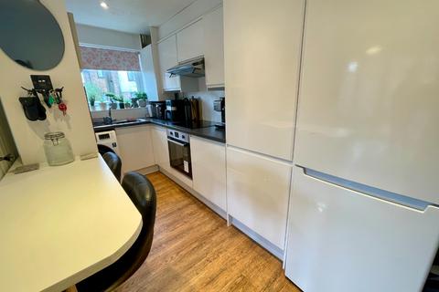 1 bedroom end of terrace house for sale, Lucas Gardens, Luton, Bedfordshire, LU3 4BE