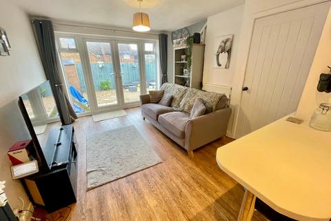 1 bedroom end of terrace house for sale, Lucas Gardens, Luton, Bedfordshire, LU3 4BE