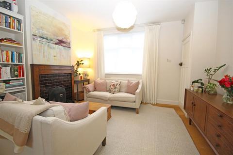 2 bedroom semi-detached house to rent, Greaves Road, High Wycombe HP13