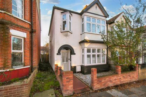 3 bedroom house for sale, Victoria Drive, Leigh-On-Sea