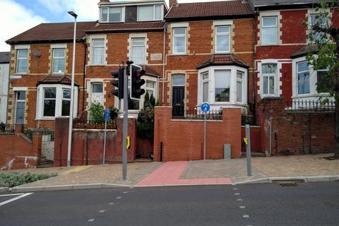 2 bedroom terraced house to rent, Plassey Street, PENARTH CF64