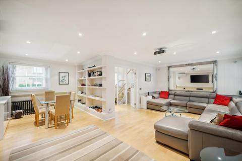 3 bedroom terraced house to rent, Richardsons Mews, London, W1T