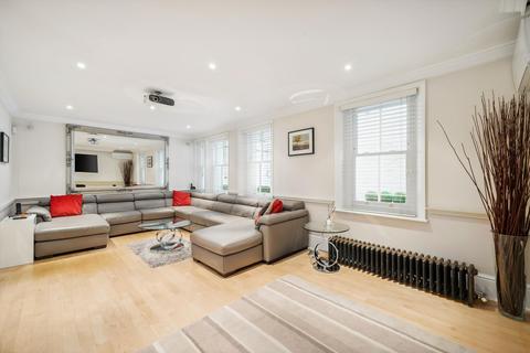 3 bedroom terraced house to rent, Richardsons Mews, London, W1T