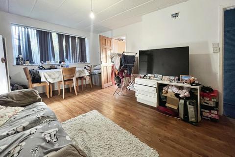 1 bedroom flat for sale, Kellbrook Crescent, Greater Manchester M7