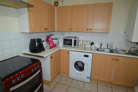 4 bedroom house to rent, Banff Road, Manchester M14