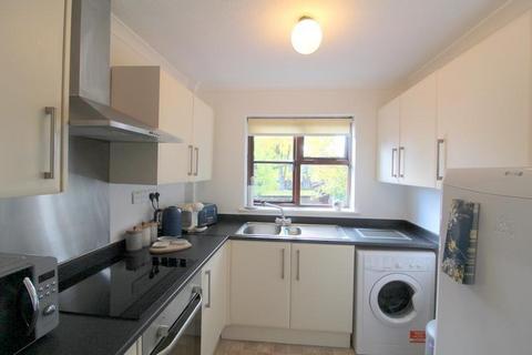 2 bedroom maisonette to rent, Stratford Road, Shirley