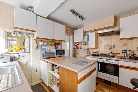 12 Albion Road, Reigate, RH2 7JY