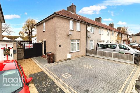 3 bedroom end of terrace house for sale, Davington Road, Dagenham