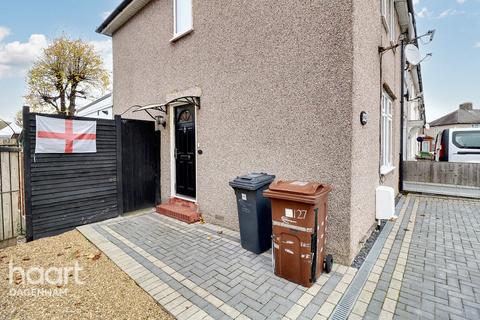 3 bedroom end of terrace house for sale, Davington Road, Dagenham