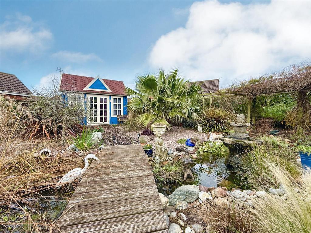 Garden and summer house