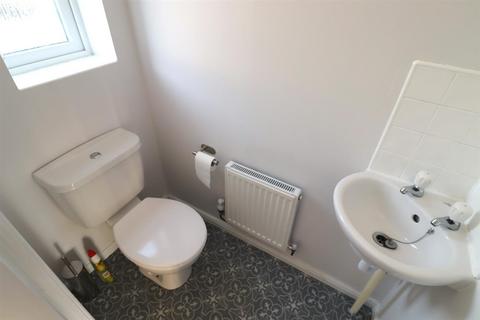 2 bedroom end of terrace house to rent, Ryders Hill Crescent, Nuneaton