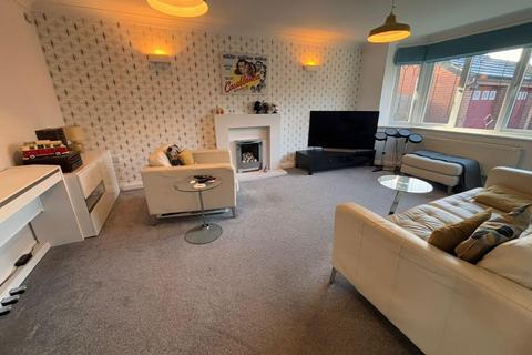 6 Home Close, Grange Park, Northampton, NN4 5BL