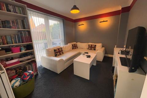 6 Home Close, Grange Park, Northampton, NN4 5BL