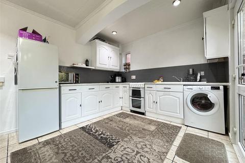 46 Holmesfield Road, Birmingham, B42 2DJ