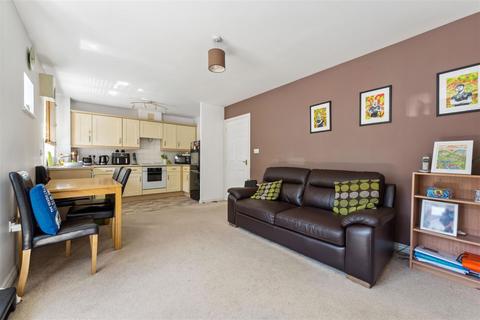 2 bedroom flat for sale, School Meadow, Guildford