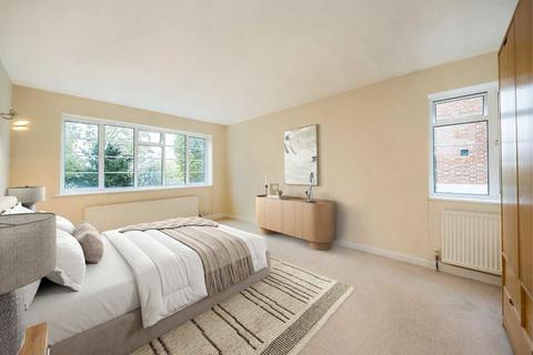 3 bedroom flat for sale, Raymond Road, London SW19