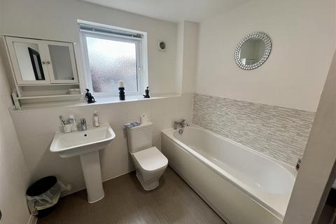 57 Argyle Close, Stourbridge, DY8 4XT