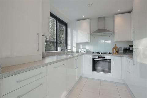 2 bedroom flat for sale, Etchells Road, West Timperley, Altrincham