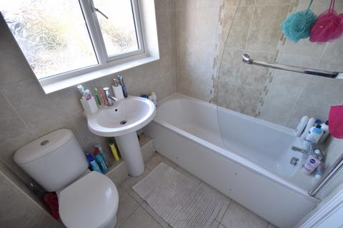27 Kidner Close, Luton, LU2 7SX