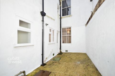 1 bedroom apartment to rent, Ditchling Rise Brighton BN1