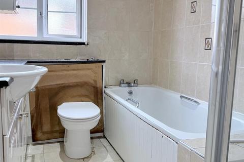 2 bedroom flat to rent, Beaufort Park, London