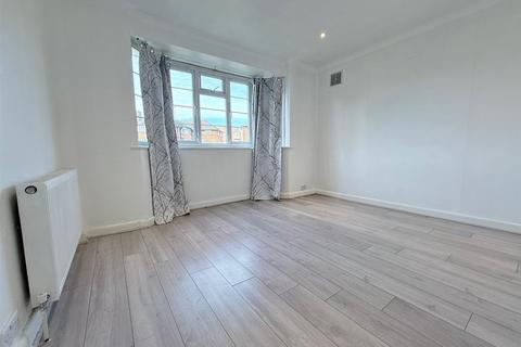 2 bedroom flat to rent, Beaufort Park, London