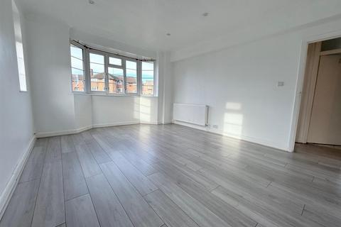 2 bedroom flat to rent, Beaufort Park, London