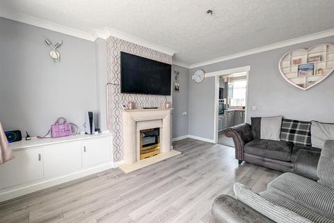 3 bedroom end of terrace house for sale, Hurst Street, Leigh