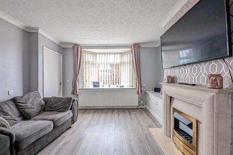 3 bedroom end of terrace house for sale, Hurst Street, Leigh