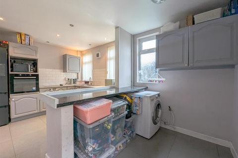 3 bedroom end of terrace house for sale, Hurst Street, Leigh