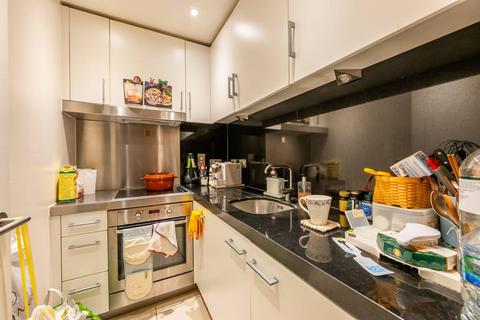 Studio for sale, New Providence Wharf, E14, Canary Wharf, London, E14