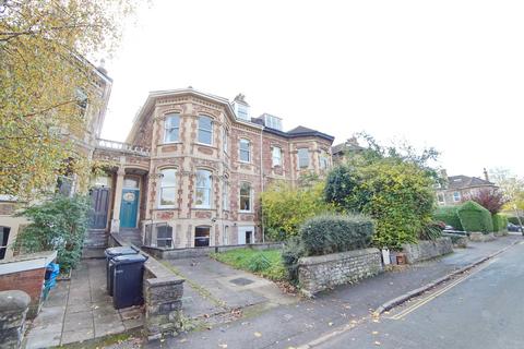 3 bedroom flat to rent, Meridian Road, Bristol BS6