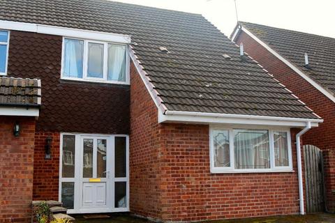 4 bedroom semi-detached house to rent, 88 Vineyard Road